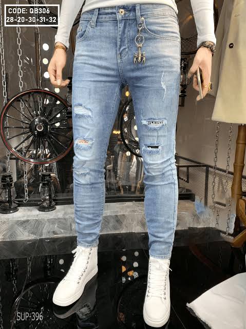 Quần jean rách gối cá tính